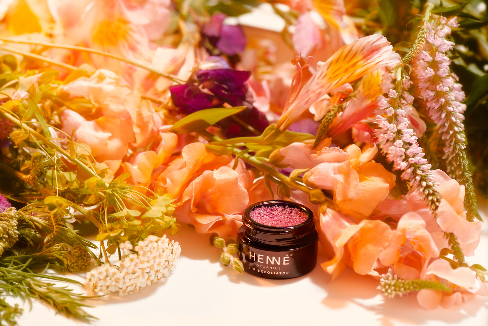 Laura's Lip Exfoliator Tutorial Henné Organics